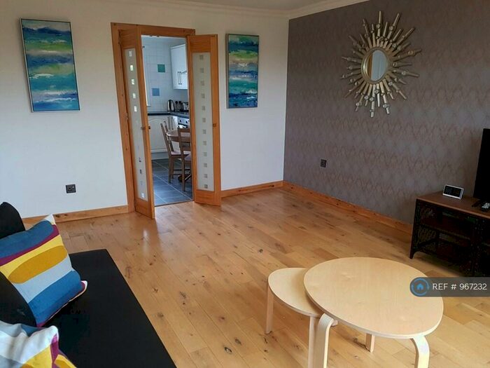 3 Bedroom Flat To Rent In Rosemount Street, Glasgow, G21