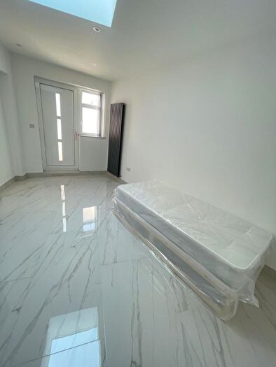 2 Bedroom Flat To Rent In Kenton Park Crescent, Harrow, Greater London, HA3