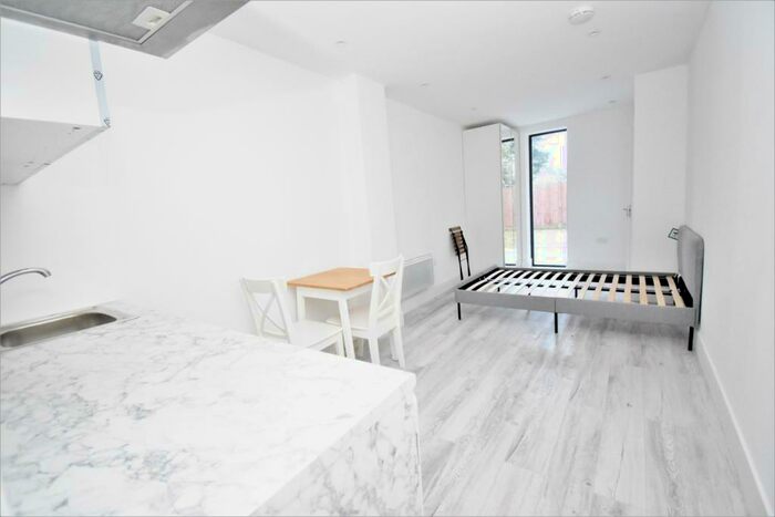 Studio To Rent In Prestige House Bellingham Road London, SE6