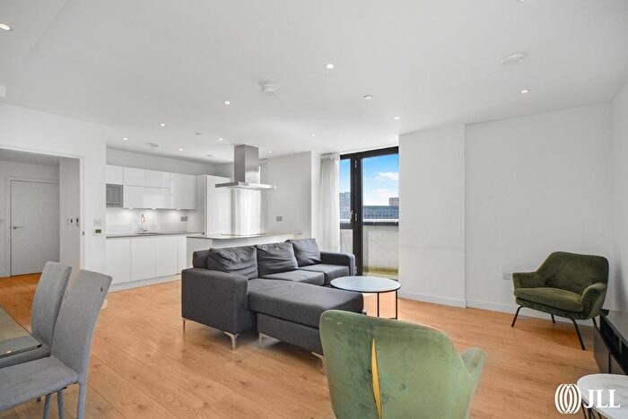 3 Bedroom Flat To Rent In Langham House, London, E15