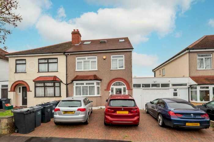 4 Bedroom Semi-Detached House To Rent In Ingram Road, Thornton Heath, CR7