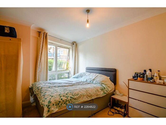 1 Bedroom Flat To Rent In Carraway Heights, London, E14