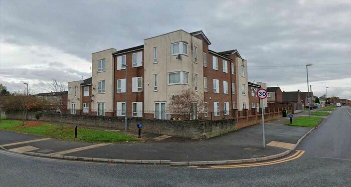 2 Bedroom Flat To Rent In Britonside Avenue, Kirkby, Liverpool L32