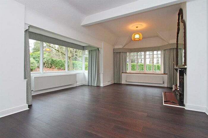 4 Bedroom House To Rent In Tilley Lane, Headley, Epsom, KT18