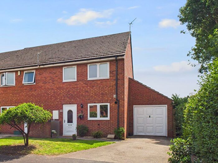 3 Bedroom End Of Terrace House For Sale In Marsham Drive, Arnold, Nottingham, NG5