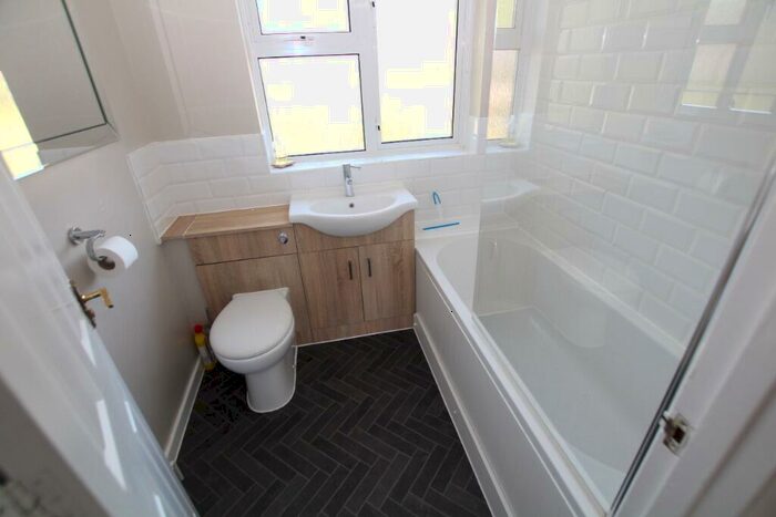 3 Bedroom End Of Terrace House For Sale In Savernake Close, Warminster, BA12