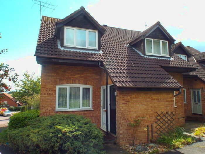 2 Bedroom Property To Rent In Woodstock, Knebworth, SG3