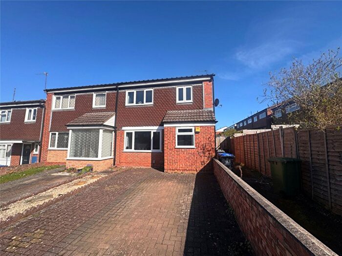 3 Bedroom End Terrace House For Sale In Dudley Green, Leamington Spa, Warwickshire, CV32