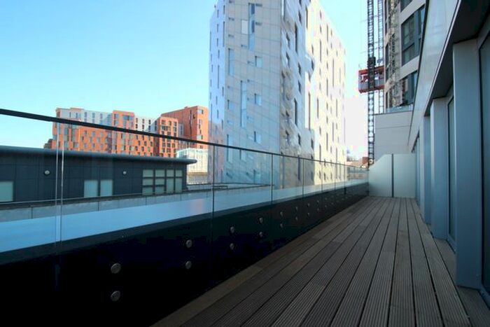 2 Bedroom Flat To Rent In Eagle Point, London, EC1V