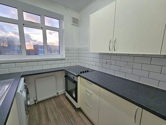 2 Bedroom Flat To Rent In Blackbird Hill, Neasden, NW9