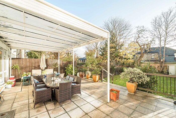 2 Bedroom Flat For Sale In Christchurch Road, Streatham, SW2