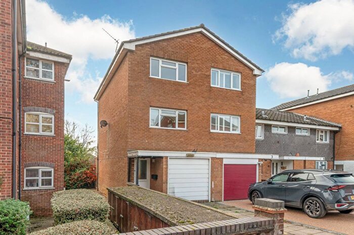 3 Bedroom Flat To Rent In Dimmock Drive, Greenford, UB6