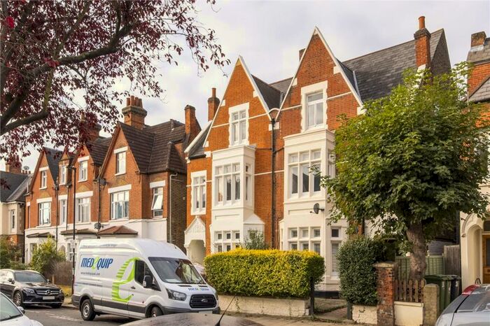 1 Bedroom Apartment To Rent In Romola Road, Herne Hill, London, SE24