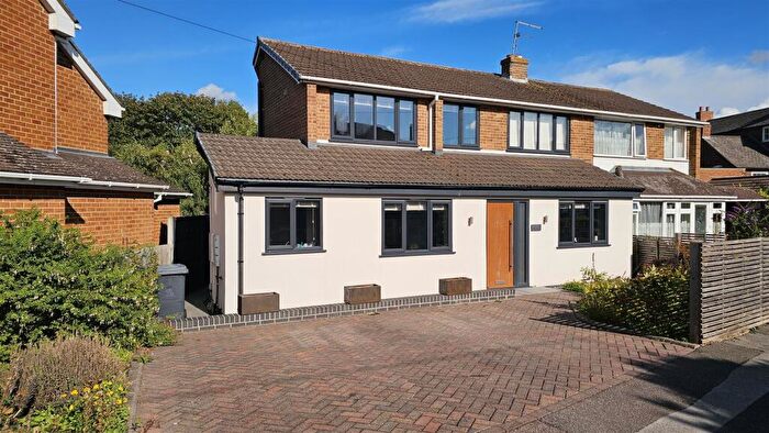 4 Bedroom Semi-Detached House For Sale In Gillotts Close, Bingham, NG13