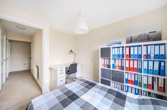2 Bedroom Flat For Sale In Raven Close, Watford, Hertfordshire, WD18