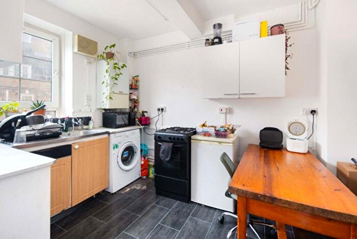 2 Bedroom Maisonette For Sale In Brune House, Bell Lane, London, E1