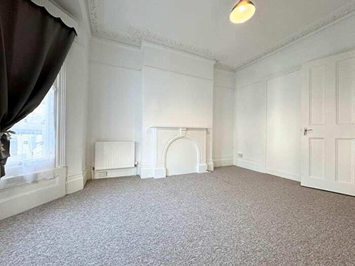 1 Bedroom Flat To Rent In Eaton Place -, P15
