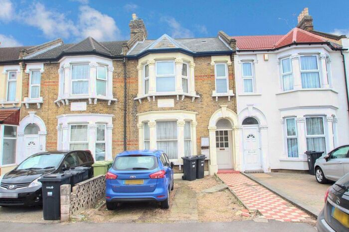 2 Bedroom Flat To Rent In Thorold Road, Ilford IG1