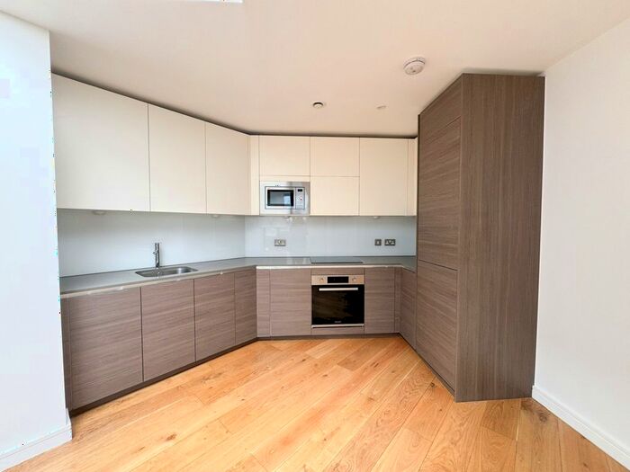 2 Bedroom Flat To Rent In Riverdale House, Molesworth Street, SE13