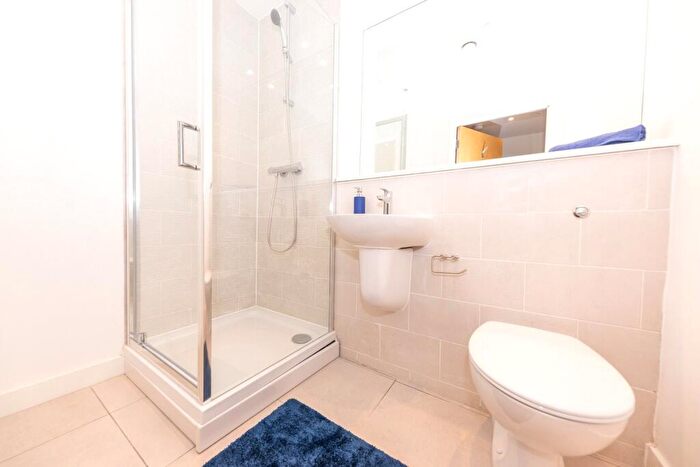 3 Bedroom Flat To Rent In The Gateway, Trafford Road, Salford, M5