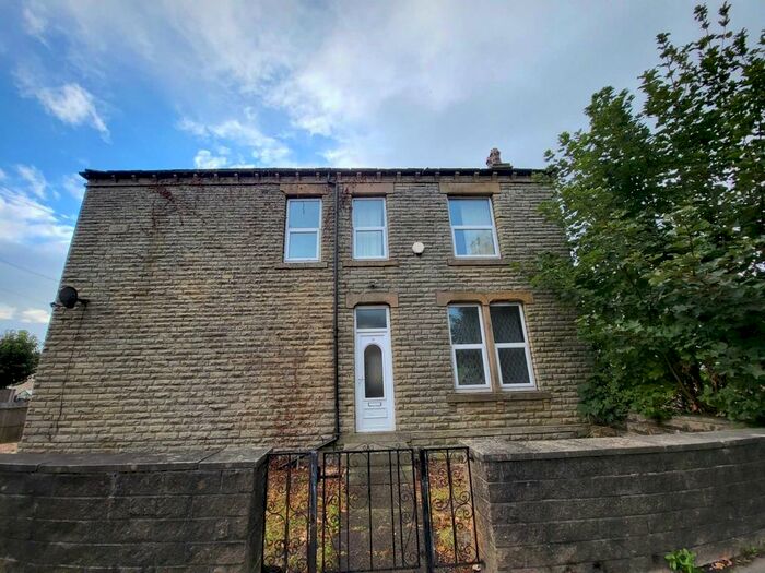 4 Bedroom Detached House To Rent In Chapel Lane, Heckmondwike, WF16