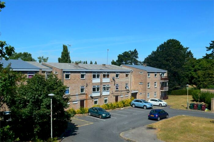 2 Bedroom Flat To Rent In Corners, Welwyn Garden City, AL7