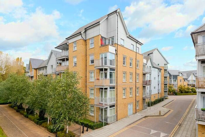 3 Bedroom Flat To Rent In Bingley Court, Canterbury, CT1