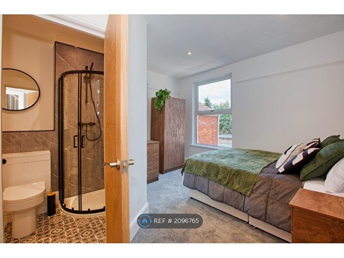 8 Bedroom Terraced House To Rent In North Street, Bridgwater, TA6