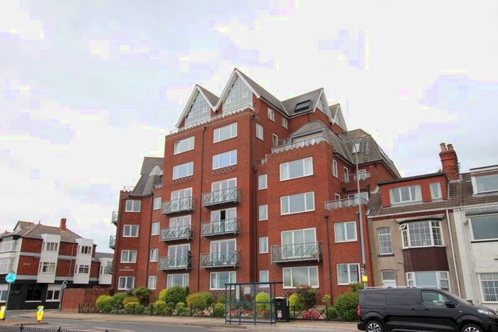 3 Bedroom Flat To Rent In Queens Parade, Cleethorpes, DN35