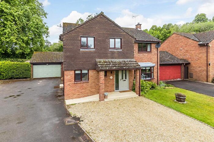 4 Bedroom Detached House For Sale In The Farthings, Marcham, OX13