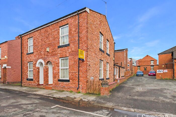 6 Bedroom Semi-Detached House For Sale In Charlotte Street, Chester, CH1