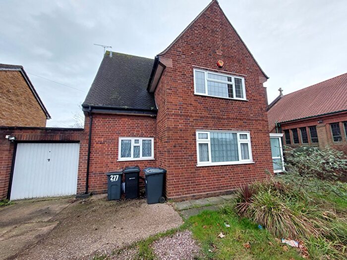 6 Bedroom Detached House To Rent In Reddings Lane, Birmingham, B11