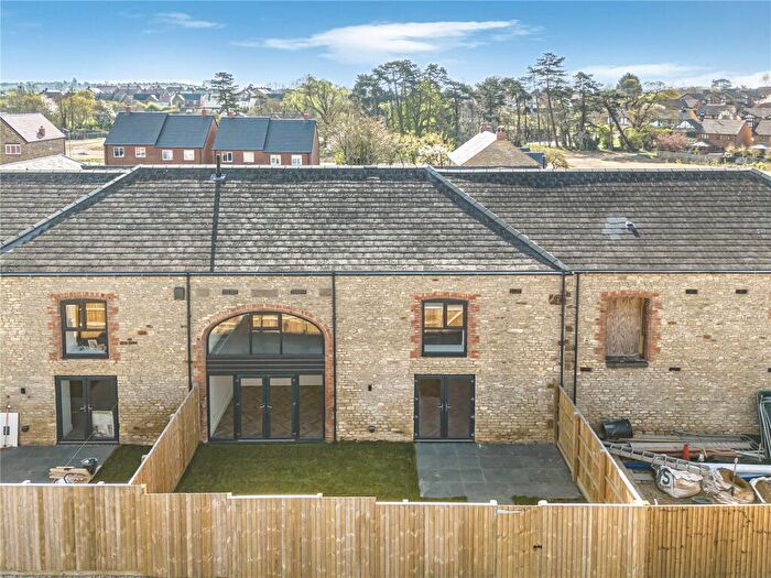 3 Bedroom Barn Conversion For Sale In Northdale Court, Raunds, Northamptonshire, NN9