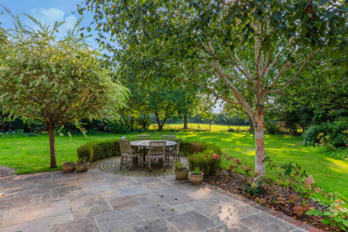5 Bedroom Detached House For Sale In Beenhams Heath, Reading, RG10