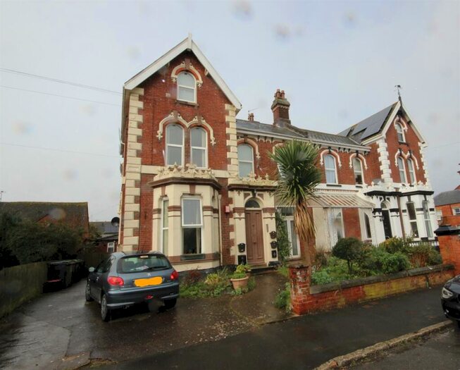1 Bedroom Flat To Rent In Queens Road, Exeter, EX2