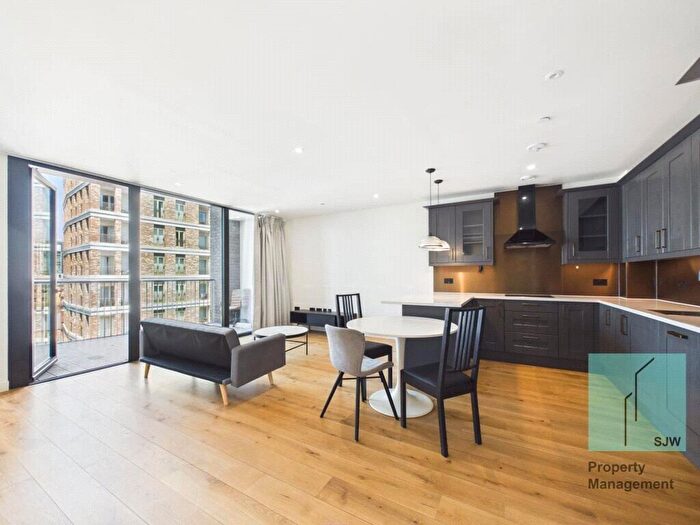 3 Bedroom Apartment To Rent In Emery Way, London, E1W