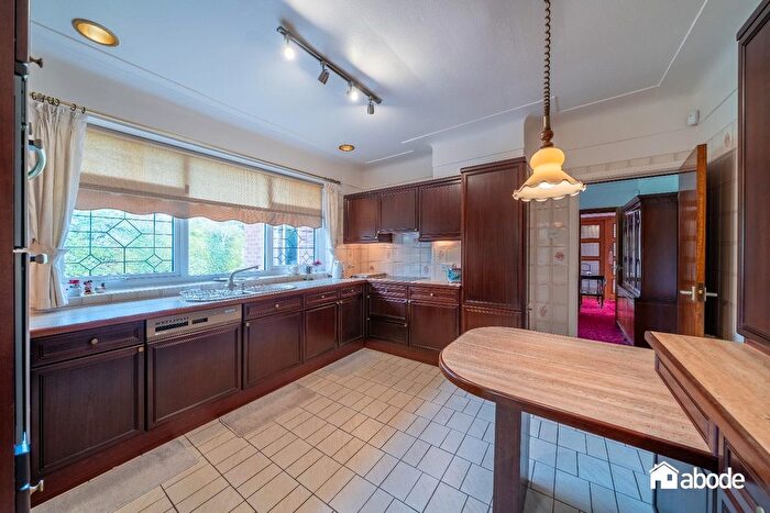 2 Bedroom Bungalow For Sale In Spinney Crescent, Liverpool, L23