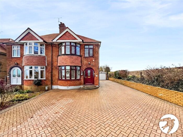 3 Bedroom Semi-Detached House For Sale In Keycol Hill, Bobbing, Sittingbourne, Kent, ME9