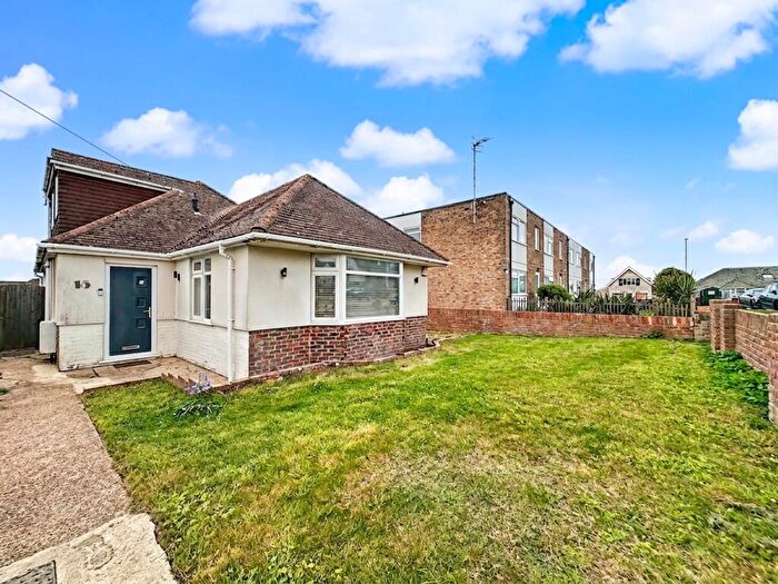 3 Bedroom Bungalow For Sale In Lincoln Avenue, Peacehaven, BN10