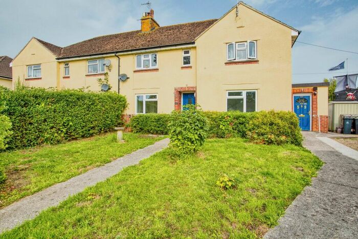2 Bedroom Flat For Sale In St. Pauls Green, Sherborne, Dorset, DT9