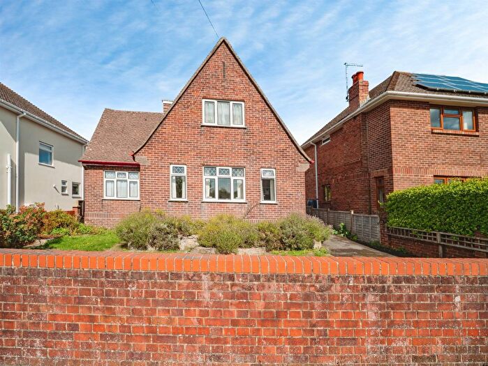3 Bedroom Bungalow For Sale In Treves Road, Dorchester, DT1