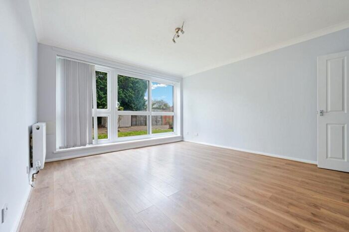 2 Bedroom Apartment To Rent In Bromley Road, London, SE6
