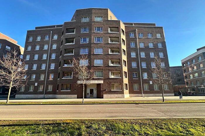 3 Bedroom Flat To Rent In Fielders Crescent, Barking, IG11