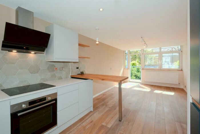 1 Bedroom Flat To Rent In Paget House, Bishops Way, London, E2