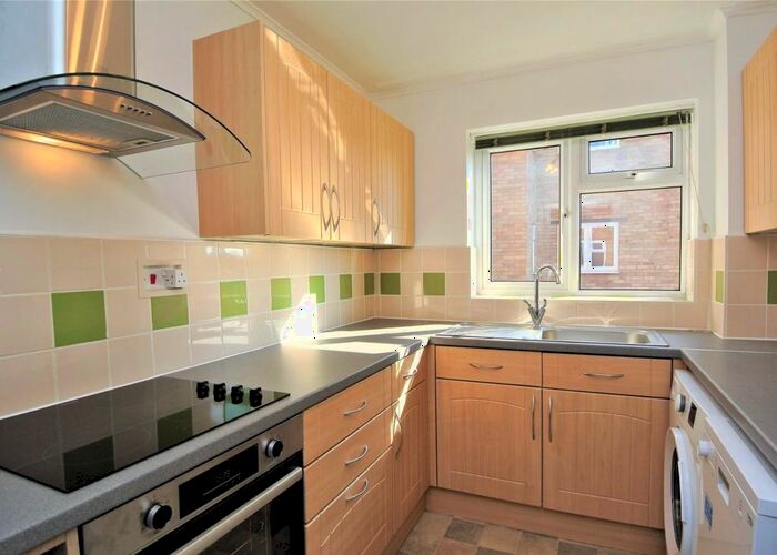 2 Bedroom Flat To Rent In Feltham Hill Road, Ashford, TW15
