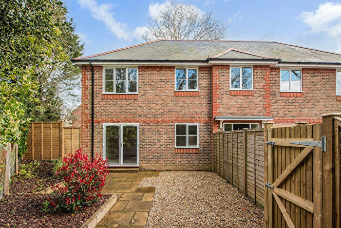 1 Bedroom Apartment For Sale In Netherwood Close, Midhurst, GU29