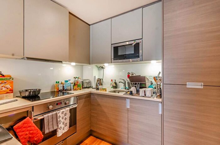 2 Bedroom Flat To Rent In Heritage Avenue, Colindale, London, NW9