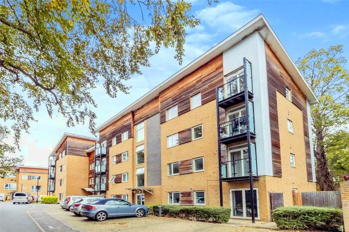3 Bedroom Flat To Rent In Brunell Close, Maidstone, ME16