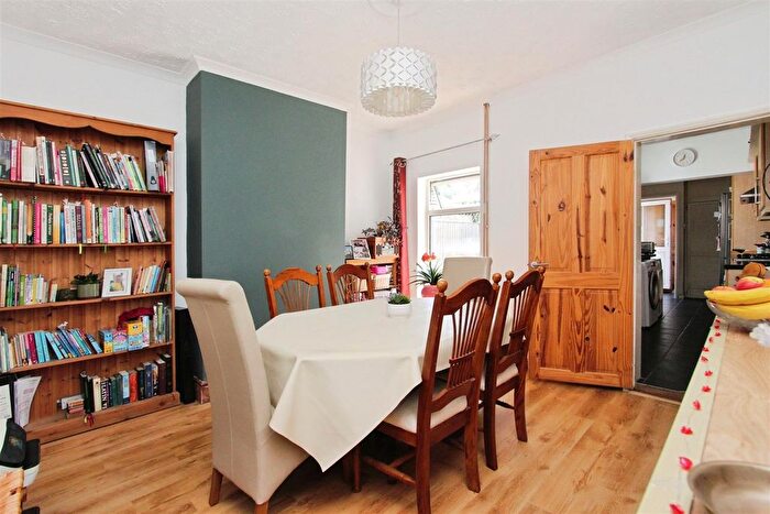 3 Bedroom End Terrace House For Sale In Tonge Road, Sittingbourne, ME10