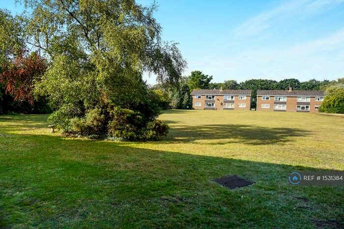 2 Bedroom Flat To Rent In Rowan Drive, Christchurch, BH23